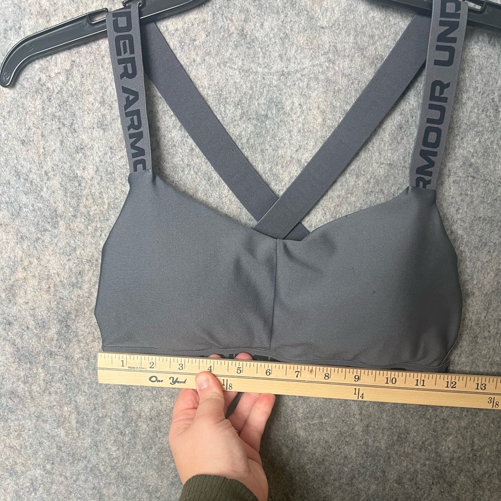 Under‎ Armour Woman Size Medium Gray Sports Athletic Bra - Picture 2 of 5